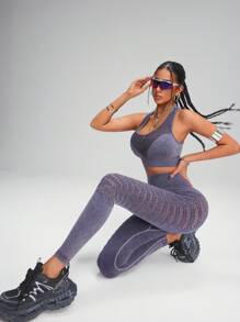 Innovista Violetter Wascheffekt Jeans-Look Nahtloses Sportset mit hoher Elastizität 2 Stücke für Damen, nahtloser Sport-BH mit mittlerer Stützfunktion und Racerback-Design sowie Push-up Effekt und Workout Biker Leggings Set, Alltagsoutfit & Workout Set, Yoga Set, Fitnessstudio Set, Laufoutfit, Herbst-Winter Tragekleidung, Pilates, Outdoor Yoga