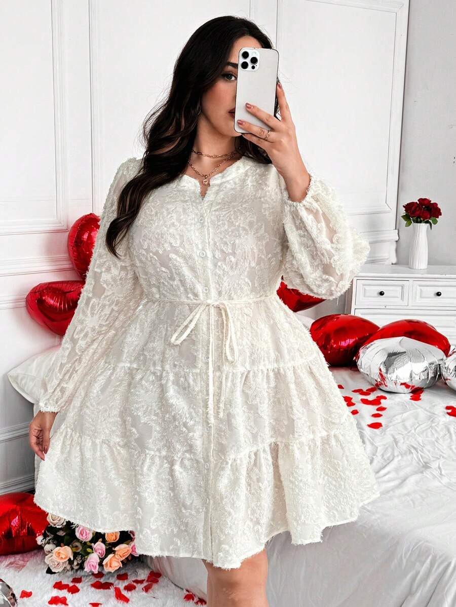 Vionelle 大码立领前扣提花下摆拼接长袖连衣裙，带有情人节、玫瑰、心形、波尔卡圆点、爱心、嘴唇、丘比特、94D 花卉图案 - 杏色 - 查看 1