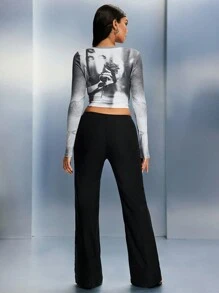 SHEIN SXY Women's Casual, Simple And Interesting Portrait Underwear With Simulated Interesting Patterns, Short Round Neck, Long-Sleeved, Tight-Fitting Women's T-Shirt,For All Seasons, Suitable For Dates, Gatherings, Parties, And Daily Wear;Going Out Tops