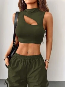 Coolane 女式街头风格休闲不对称短款上衣，配有抽绳腰带，军绿色工装裤，绿色两件套服装