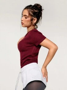 Athîral Women Casual Solid Color Slim Fit Short Sleeve Knit Top - Burgundy - View 3