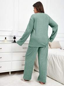 RueChic 100% Cotton 2pcs Plus Butterfly Embroidery Detail PJ Set - Green - View 2