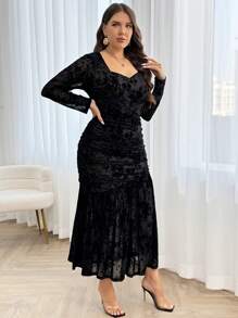 SHEIN Frenchy Plus Size Elegant Black Autumn Formal Evening Wedding Maxi Dress For Women,Ruched Waist Fitted Keyhole Neckline Velvety Fabric Party Modest Dresses - Black - View 5