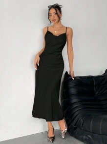 SHEIN PETITE Robe longue à bretelles en satin de couleur unie à col volant, convient pour les sorties