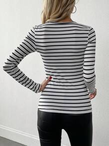 SHEIN PETITE 女士深 V 领长袖条纹拼接网眼 T 恤，休闲时尚，适合日常穿着 - 黑與白 - 查看 2