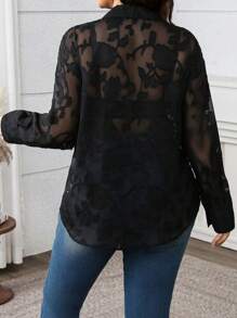 SHEIN Clasi 女士优雅法式通勤休闲度假纯色圆领金属按扣装饰收腰 A 字形喇叭下摆纹理提花面料长袖衬衫，春秋冬