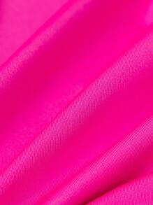 SHEIN 2 件套年轻女孩休闲卡通印花短袖上衣和破洞牛仔短裤套装 - 玫紅色 - 查看 3