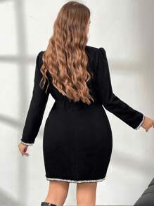 SHEIN Privé 大码女式黑色粗花呢厚格纹方领长袖迷你连衣裙，新款秋冬款 - 黑色 - 查看 2