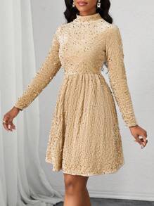 SHEIN Lady Elegantes Kleid mit goldfarbenem Samtpailletten Stoff, Schwingkleid für Damen, goldener Rock, Weihnachtskleidung, Silvester Kleid, Langarm Kleid, Weihnachtsparty Kleid