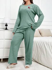 RueChic 100% Cotton 2pcs Plus Butterfly Embroidery Detail PJ Set - Green - View 4