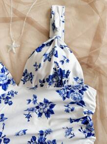 Soleia Women's Vacation Casual Romantic Blue & White Floral Twist Camisole With Ruched Details, Body Flattering - Blue and White - View 5