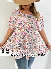 SHEIN CURVE+ Damen Große Größen Sommer Urlaub locker sitzende Bluse mit Rundhalsausschnitt, kurzen Ärmeln und gerüschtem Saum, Boho Urlaubsstil mit zart gemustertem Blume Muster
