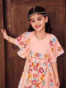 SHEIN Young Girl Casual Matching Mother-Daughter V-Neck Short Sleeve Dress With Flower Pattern And Lace Hem Decoration,Suitable For Spring And Summer, Perfect For Vacations - Pink - View 4