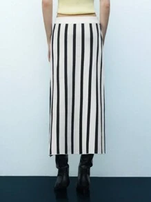 Maija 女款黑白條紋對比色針織彈性腰A字裙，黑白格紋，秋季，優雅，辦公室，休閒百搭老錢風 - 黑與白 - 查看 4