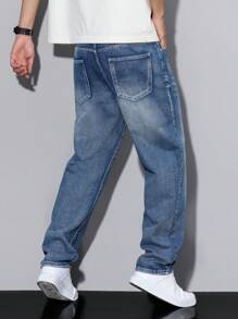 Manfinity Hypemode Men's Minimalist Front Button Pocket Jeans, Casual Everyday Wear