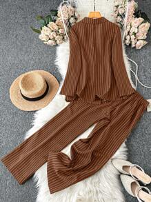 SHEIN LUNE Plus Size Striped Blazer Suit Set, Jacket & Pants - Brown - View 2