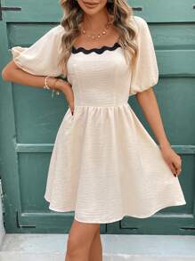 SHEIN Frenchy 女士优雅浪漫纯色拼接泡泡袖短裙，后系带，波浪边撞色装饰背心裙，露背大蝴蝶结优雅连衣裙，夏季连衣裙，法式度假装，适合日常穿着，派对礼服 - 杏色 - 查看 5