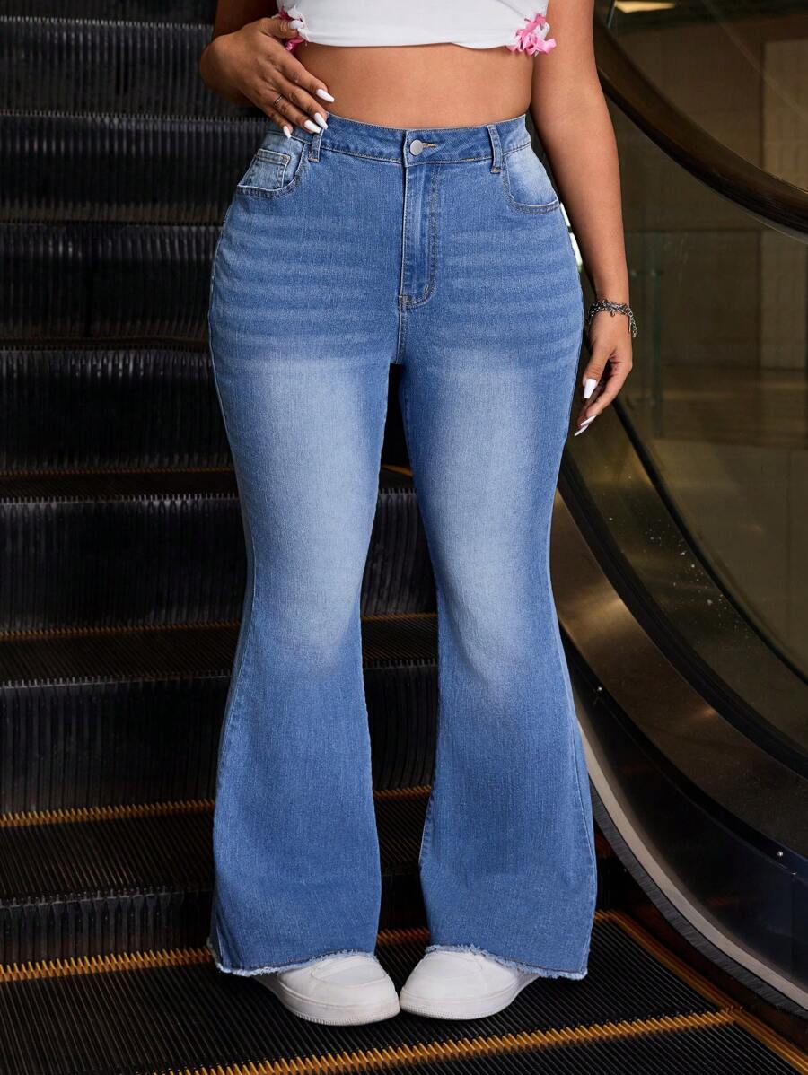 SHEIN EZwear Plus Size Women Flared Pocket Casual Versatile Denim Jeans - Light Wash - View 1