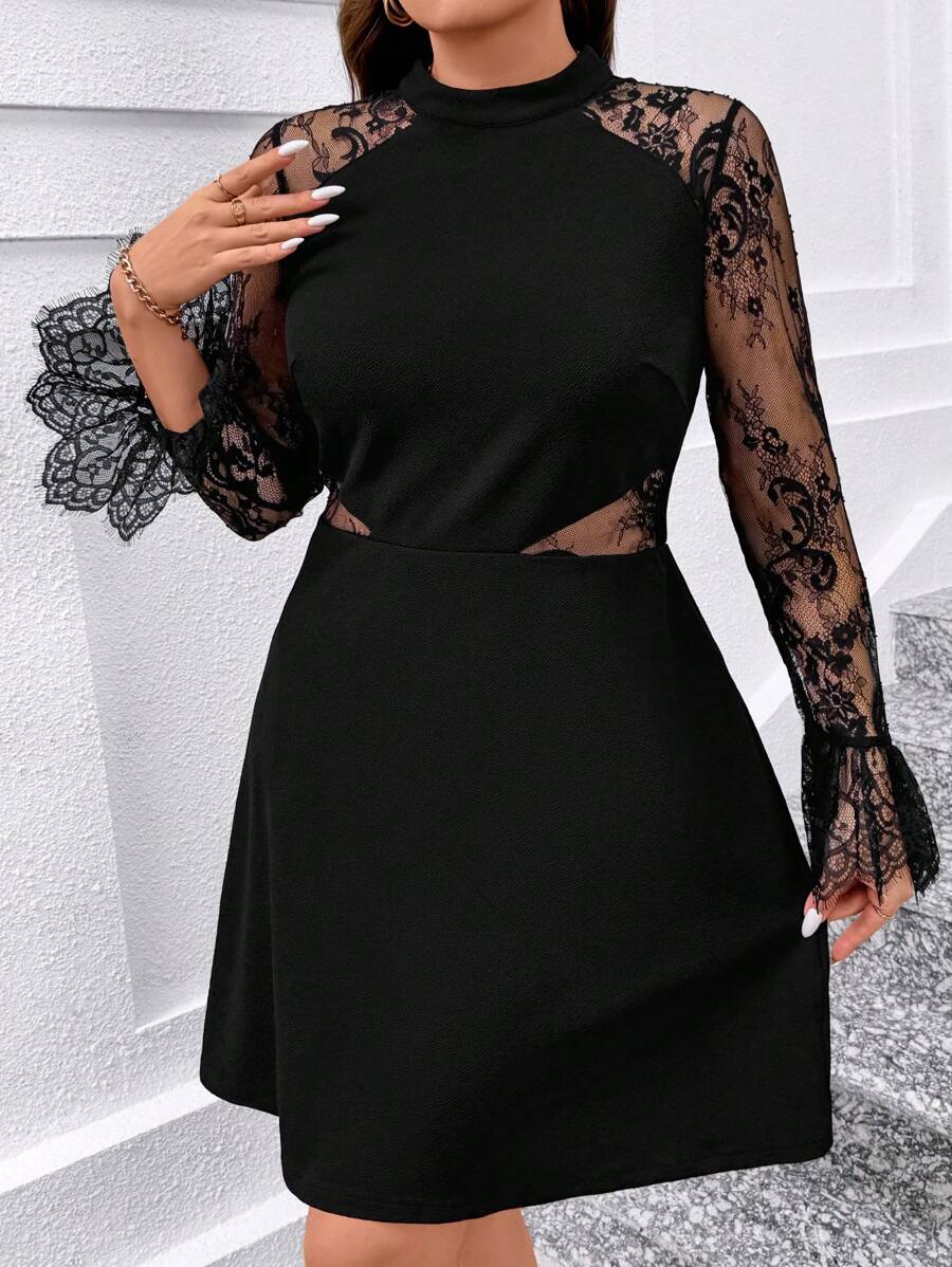 SHEIN Clasi Vestido negro elegante con aplicaciones de encaje para el Día de San Valentín en tallas grandes, mini vestido negro para primavera - Negro - Ver 1