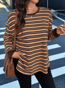 SHEIN LUNE Femmes grande taille T-shirt décontracté à manches longues avec texture gaufrée, rayures marron, orange et blanc, avec fente latérale, pour l'aéroport - Multicolore - Voir 3