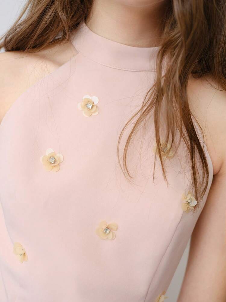 MOTF STUDIO SEQUIN FLORAL PATCHED SLEEVELESS CROPPED BLOUSE, VALENTINE'S DAY