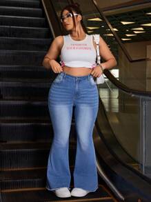 SHEIN EZwear Plus Size Women Flared Pocket Casual Versatile Denim Jeans - Light Wash - View 6