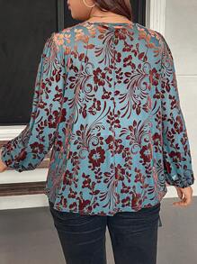 SHEIN LUNE Große Größen Rundhals Langarm Bluse mit Blumendetails und Hohlmuster