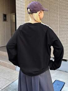 FRIFUL 女式秋季休闲拼色条纹字母和数字印花 T 恤，图案 T 恤长袖女式上衣 - 黑色 - 查看 5