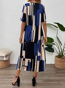 SHEIN LUNE Women's Geometric Print V-Neck Short Sleeve Maxi Casual Dress