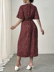Calvaya Vestido casual de longitud media de manga corta con volantes, cuello redondo, cintura acampanada y estampado floral diminuto, para vacaciones románticas en color azul