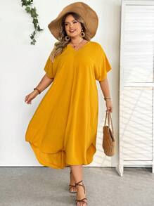 SHEIN CURVE+ Vestido casual de playa de talla grande de unicolor con cuello en V