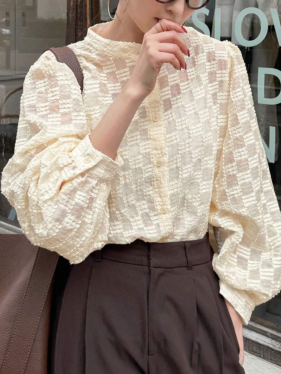 FRIFUL 女士杏色宽松灯笼袖格纹休闲办公室衬衫,春季长袖上衣 - 白色 - 查看 1