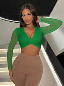 SHEIN SXY Camiseta cropped de manga ajustada con empalme de malla y lazo frontal, de unicolor, para primavera y verano, ropa de día para uso sexy