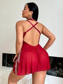 Komplet bielizny walentynkowej z koronką kontrastową i siateczką w dużych rozmiarach na fiszbinach - zawiera sukienkę typu babydoll + stringi, 2 szt.