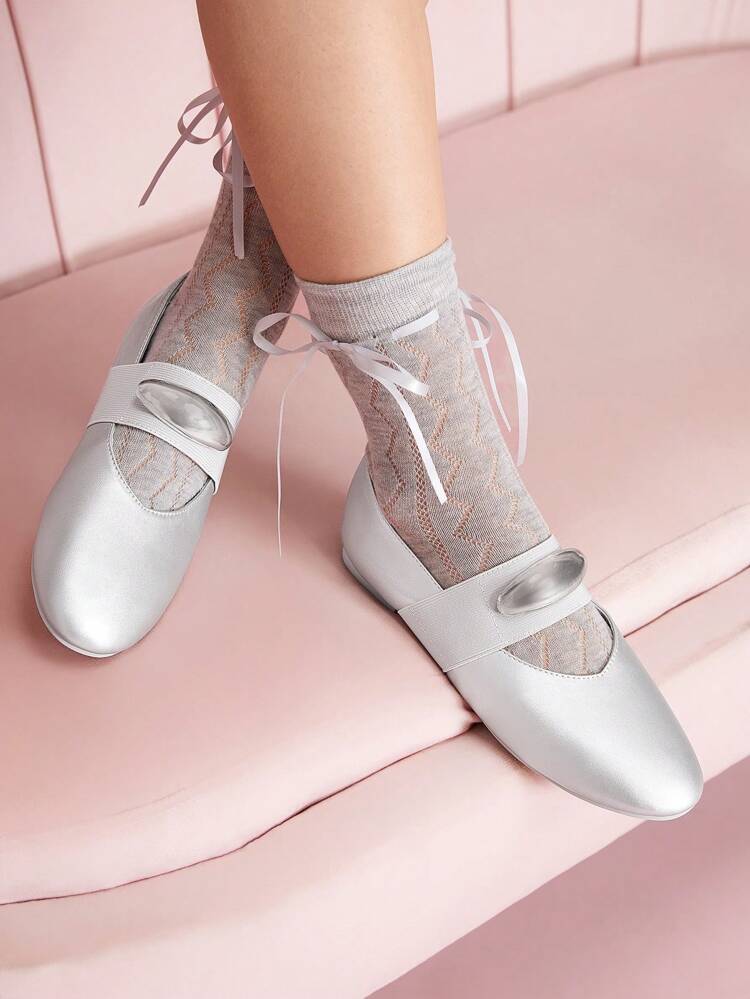 CUCCOO DOLLMOD Women's Silver Crescent Moon Shape Buckle Elastic Band Round Toe Flat Slip On Comfortable Casual Shoes, Fashionable Blogger Same Style, Cute Sweet Silver Metal PU Leather Simple Flat Ballet Flat Mary Jane Dress Shoes, Romantic Princess Dance Shoes, College Style Valentine's Day