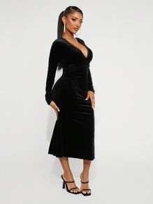 SHEIN SXY 长袖天鹅绒鱼尾下摆蕾丝拼接深 V 领紧身连衣裙，休闲性感，秋冬 - 黑色 - 查看 3