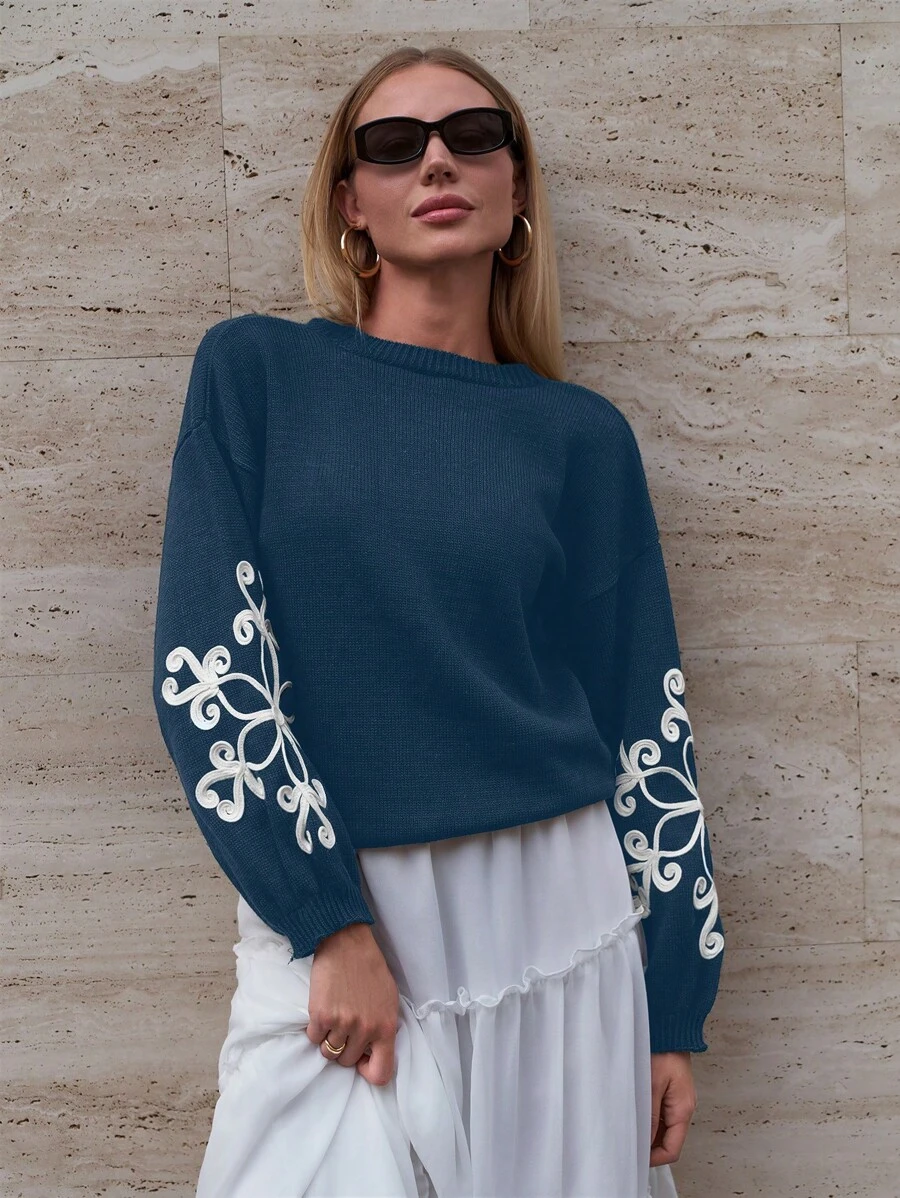 EURMUSE Casual Contrast Color Floral Pattern Embroidery Detailed Long Sleeve Sweater - Navy Blue - View 1