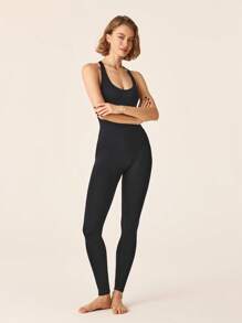 Slayform Slayform Jumpsuit Olahraga Harian Wanita Warna Polos dengan Desain Silang di Belakang - Hitam - View 6