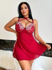 Komplet bielizny walentynkowej z koronką kontrastową i siateczką w dużych rozmiarach na fiszbinach - zawiera sukienkę typu babydoll + stringi, 2 szt.