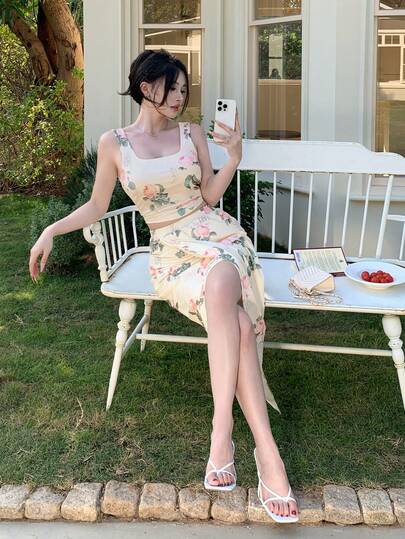 Valentine's Day Full Floral Print Square Neck Halter Top And Split Hem Skirt 2pcs Set For Women