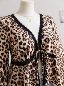 Soleia Blusa de manga larga con estampado de leopardo y encaje floral en talla grande, adecuada para vacaciones, graduación, regreso a clases, ropa de otoño