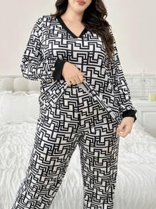 Plus Size Women V-Neck Allover Print Casual Top & Pants Loungewear Pajama Set, Suitable For Spring And Autumn, Cozy Outfits, Fall Winter Clothes - Black and White - View 3
