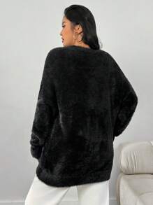 SHEIN EZwear Plus Size Crew Neck Thick Faux Fur Rabbit Cartoon Graphic Pullover Sweater For Autumn/Winter - Black and White - View 2