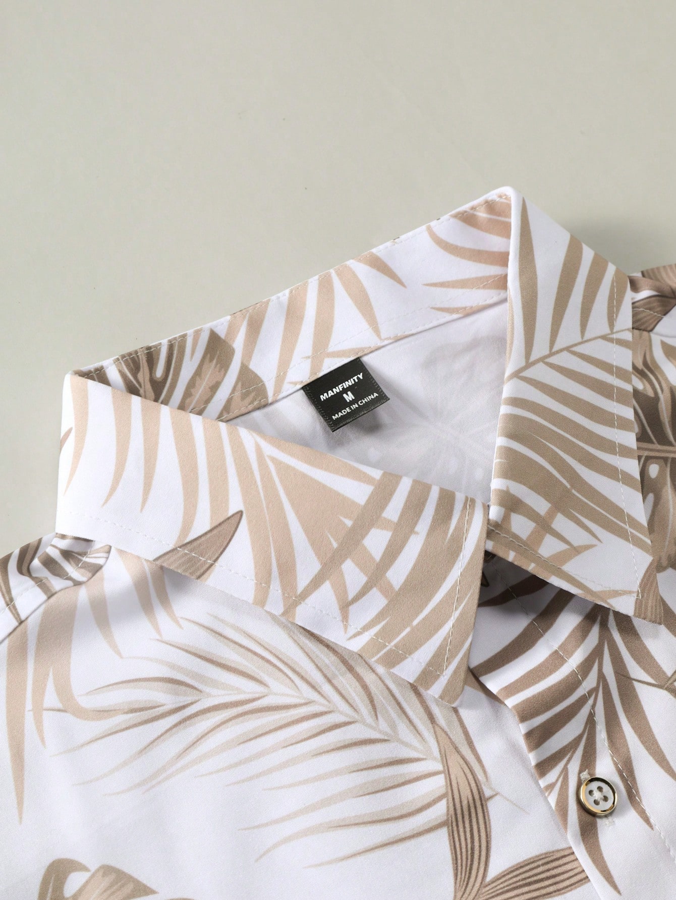 طقم قصير الأكمام برباط أمامي مطبوع للرجال بقميص ها...