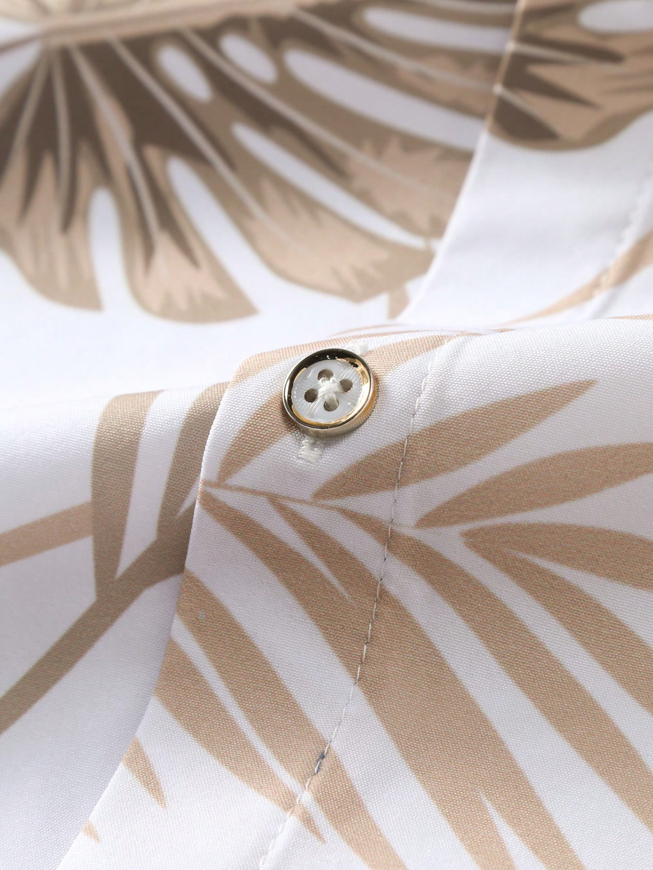 طقم قصير الأكمام برباط أمامي مطبوع للرجال بقميص ها...