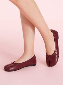 女士黑色圆头平底 Tabi 鞋，经典复古交叉踝带舞鞋 - 紅木色 - 查看 5