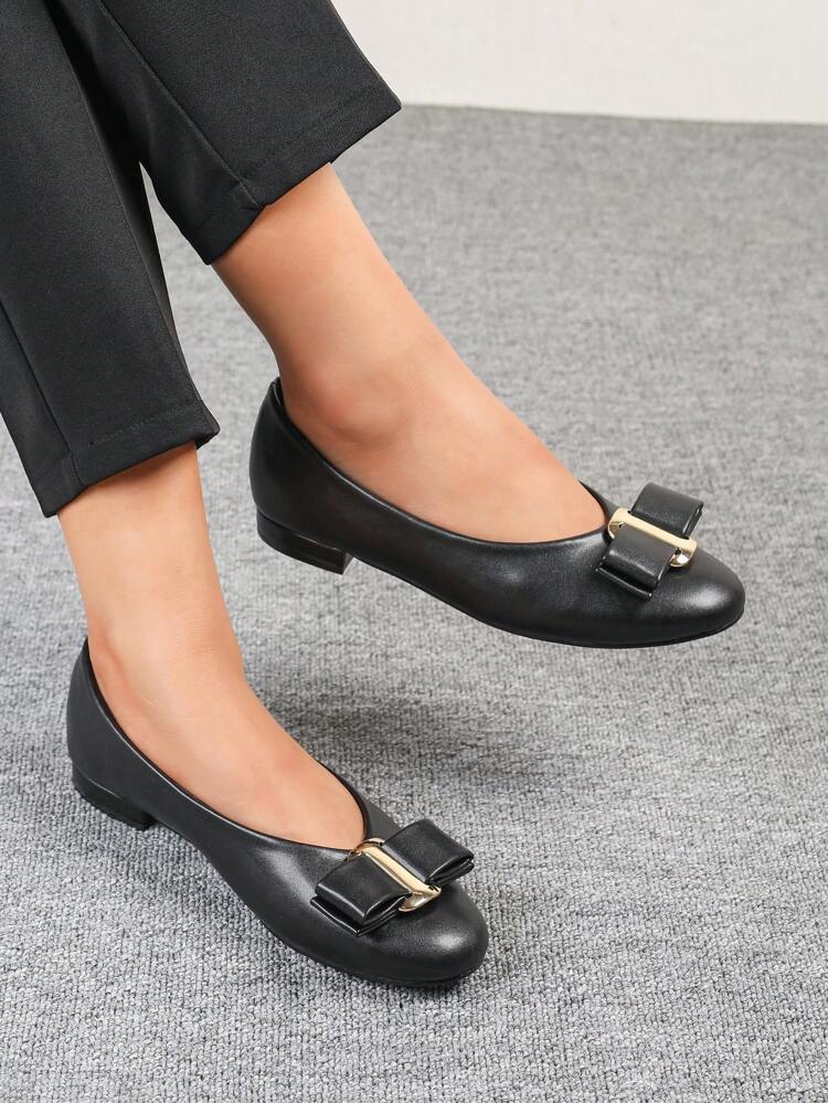 CUCCOO BIZCHIC Ballerine nere classiche da donna con fiocco e decorazione in metallo, punta tonda, in pelle sintetica, morbide e comode per l'ufficio, spostamenti, primavera, Pasqua
