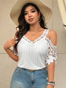 SHEIN Frenchy 大码波西米亚风休闲度假露肩蕾丝拼布 V 领纹理 T 恤，适合夏季