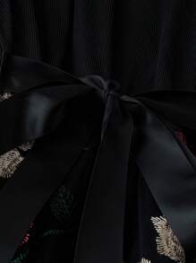 SHEIN Unity 大码女式新年网眼拼布花卉刺绣连衣裙