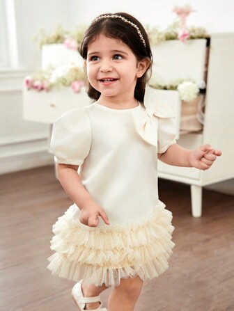 SHEIN Baby Mädchen geschichtetes Tüll-Volantkleid mit Prinzessin-Ärmeln Einfarbig, geeignet für Hochzeitssaison, Partys, Babyduschen